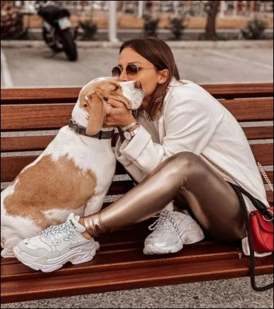 Comment s'appelait le chien de Roxane ?