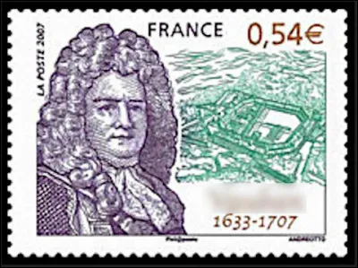 De l'aréopage, lui seul s'intéressa aux souffrances du peuple ! Un esprit pratique, tellement pratique d'ailleurs qu'en cas de coup dur, on pouvait toujours s'asseoir sur ... (Complétez !)