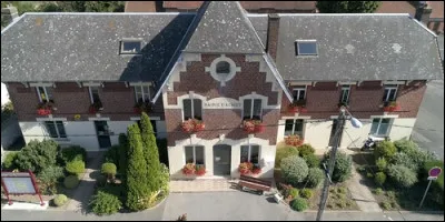 La ville d'Achiet-le-Grand a été décoré de la Croix de guerre 1914-1918 en 1920.