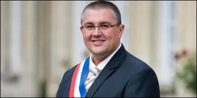 Qui était le maire de la ville d'Anzin-Saint-Aubin jusqu'en mai 2022 ?