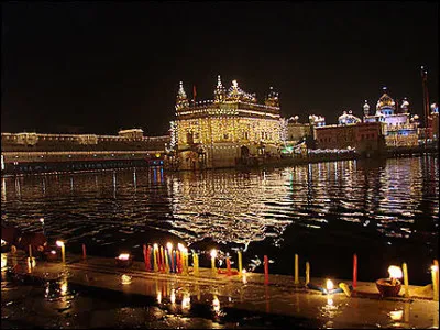 Dans le film indien "Slumdog Millionaire", le personnage principal participe à un jeu télévisé ; quel est-il ?