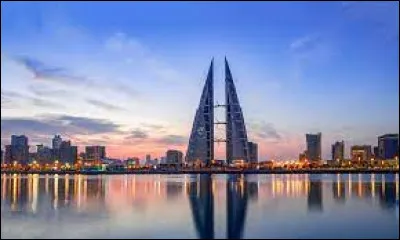 En quelle année a-t-on trouvé pour la première fois du pétrole dans ce pays ?