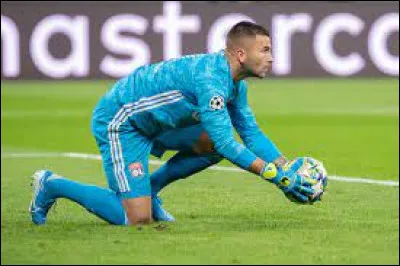 Pour quel pays le footballeur Anthony Lopes joue-t-il ?