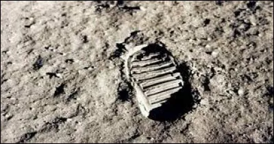 La citation "C'est un petit pas pour l'homme, mais un bond de géant pour l'humanité" vient de lui.