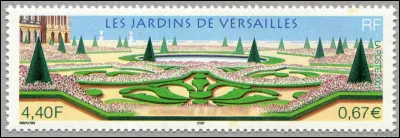" - Pour le traiteur, on pourrait prendre le vôtre, non ?
 - Et pourquoi pas [... ?...] ? Parce qu'il [... ?...] bien !"

(Retrouvez deux grands noms liés à Versailles)