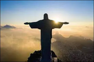 Dans quelle ville brésilienne le Christ Rédempteur est-il situé ?