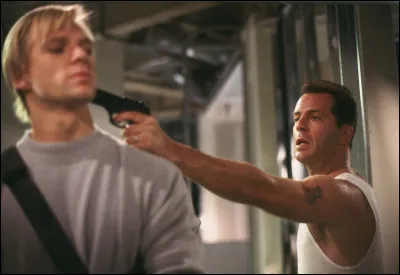 Quel est le titre français du film "Die Hard" ?