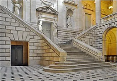 Quel architecte a réalisé l'escalier du Grand Théâtre de Bordeaux ?