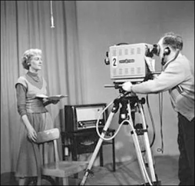 Les speakerines étaient chargées de présenter les programmes de la journée. En quelle année disparurent-elles des écrans ?