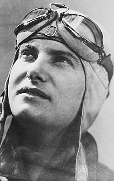 Qui est cette aviatrice ?Indice : Elle est d&eacute;c&eacute;d&eacute;e le 30 novembre 1934 &agrave; l'&acirc;ge de 26 ans