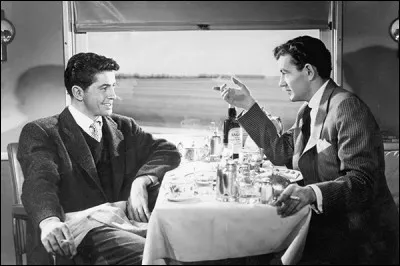 Dans quel film un homme propose-t-il &agrave; un inconnu de tuer son p&egrave;re s'il tue sa femme ?