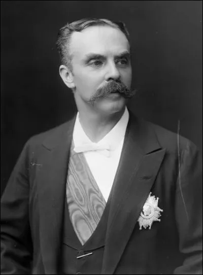 Quel président démissionne en janvier 1895, six mois après son élection ?