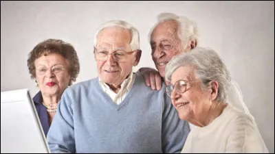 À quel âge, Emmanuel Macron veut-il faire passer le départ à la retraite ?