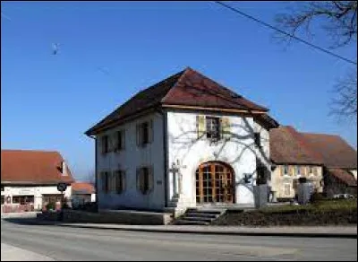 Village de l'ancienne région Franche-Comté, Saint-Dizier-l'Évêque se situe dans le département ...