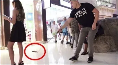 Rétines et pupilles - Les garçons ont les yeux qui brillent - Pour un jeu de dupes - Voir sous les ...