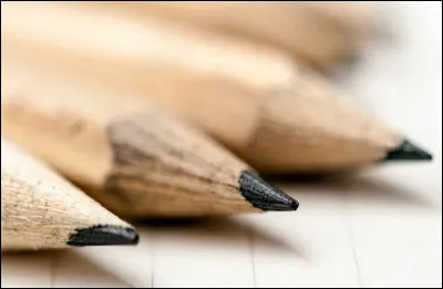 Quelle lettre définit une mine dure de crayon, selon l'échelle de Lothar von Faber ?