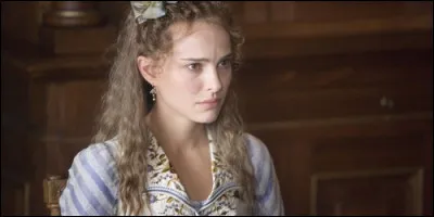 Dans quel pays vit Ines Bilbatua dans "Fantômes de Goya" ?