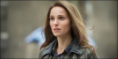 Quel métier exerce Jane Foster dans la saga "Thor" ?