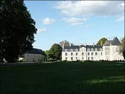 Je vous emmène à la découverte du château du Bouchet, à Lasse. Ancienne commune Angevine, elle se situe en région ...