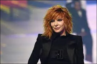 Mylène Farmer : En quelle année est sortie sa chanson "Libertine" ?
