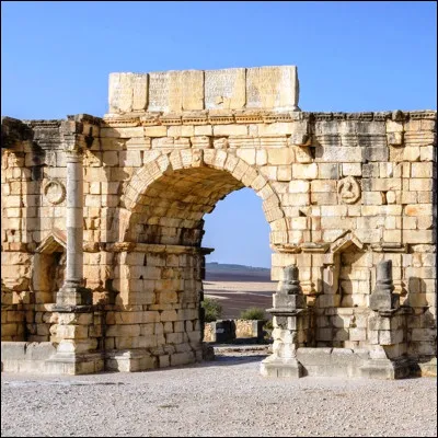 Lequel de ces sites romains dAfrique du Nord se trouve au Maroc ?