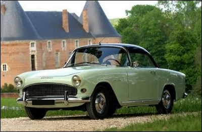 Quel est ce superbe coupé français présenté au salon de l'auto 1956 ?