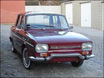 On dirait une voiture digne héritière des pays de l'Est. Quel est ce modèle Renault des années 70 ?