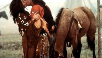 "Danse avec les loups" est le titre d'un film interprété par Kevin Costner.