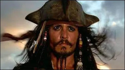 Il interprétait le rôle de Jack Sparrow dans la série de films "Pirates des Caraïbes".