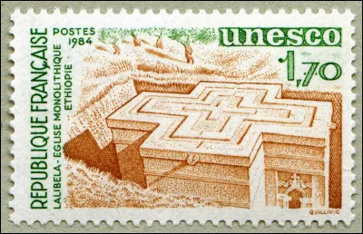 Laménagement du site a été conçu pour que sa topographie corresponde à une représentation symbolique de la Terre sainte, d'où son appellation de « ... ».