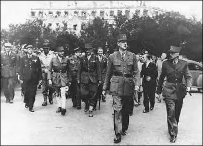 Quel vnement n'est pas li  la fin de la 4me Rpublique ?