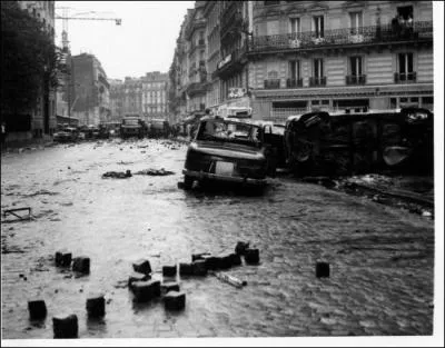 Les manifestations tudiantes de mai 1968 n'entranrent pas une des propositions ci-dessous, laquelle ?