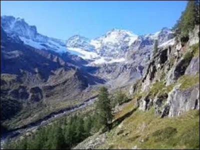 Dans quel massif montagneux, le massif du Grand-Paradis est-il situé ?