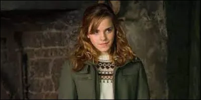 Elle est devenue célèbre grâce au rôle d'Hermione Granger, dans "Harry Potter".
