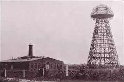 Il a conçu la tour de Wardenclyffe, en 1901.