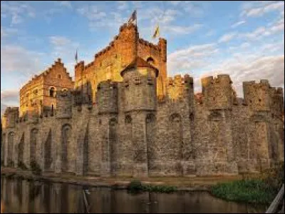 Combien y a-t-il de langues officielles dans ce pays ?