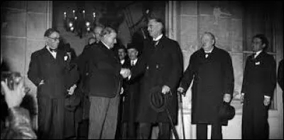 Il était le Premier ministre du Royaume-Uni de 1940 à 1945.