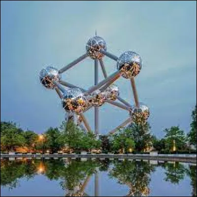 En quelle année l'Atomium a-t-il été inauguré ?