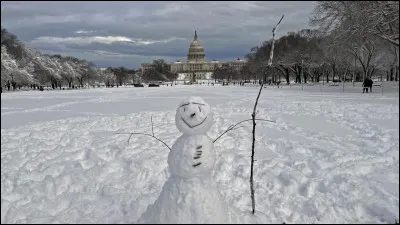 Complétez les paroles de "Je voudrais un bonhomme de neige". (Suite)

"Nous étions surs et amies 
Mais c'est fini
J'aimerais savoir pourquoi
Je voudrais un bonhomme de neige
Oui s'il te plaît un bonhomme de neige
Va-t-en Anna !''