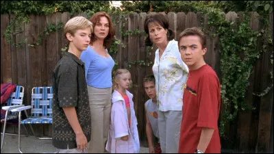 Quel fait concernant les nouveaux voisins d'Hal et Loïs est inexact ?