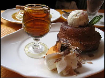 Quel est le nom de cette pâtisserie française ?