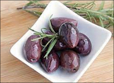 Quel est le nom de la grande olive violette de Grèce, avec une texture lisse et charnue ?