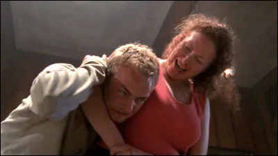 Dans quel sport Francis tente-t-il de faire perdre Lavernia et son équipe ?