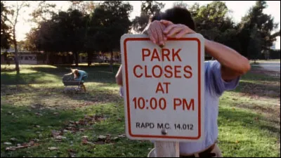 À quoi Dewey initie-t-il son père, alors même que ce dernier en a une peur bleue ?