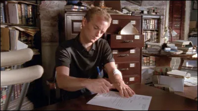 Où Francis part-il pour suivre son ami Eric ?