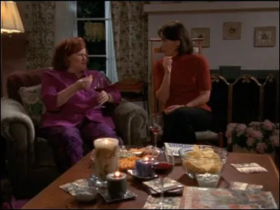 Loïs rejoint un club de femme pour se détendre. Quel genre de club ?