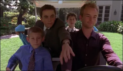 Quelle affirmation concernant l'épisode de l'anniversaire du père de Hal est fausse ?