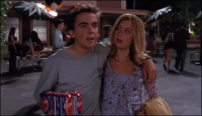 Comment se prénomme cette jeune fille qui sort avec Malcolm puis avec Reese ?