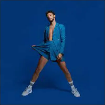 Quelle est la date de sortie de son deuxième album ?