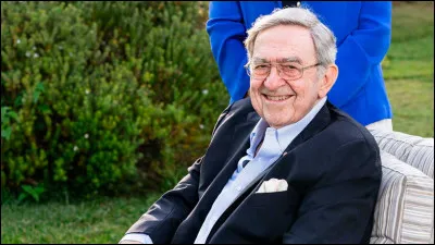 De quel pays, où la monarchie a été abolie en 1973, l'ex-roi Constantin est-il le prétendant au trône ?